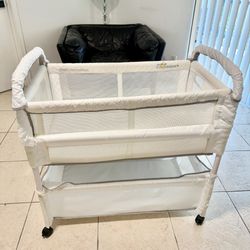 White Arm’s Reach Co-Sleeper