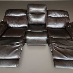 Costco Ridgewin Leather with charging ports Power Reclining Recliner Sofa Couch Dark brown Great Condition works well!