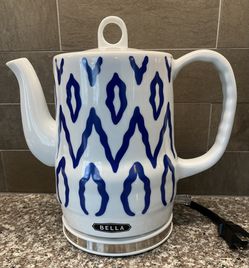 Bella Tea Kettle, White/Blue