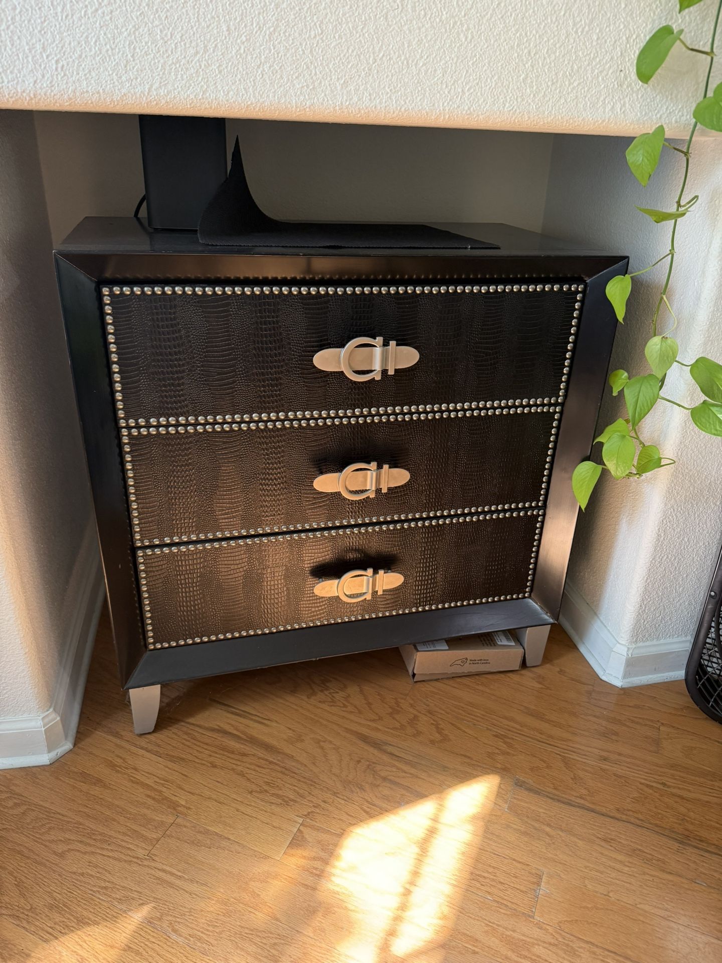 Chest/ Organizer/ Drawer