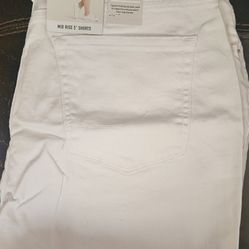 Signature Levi Strauss Mid RISE SHORTS 