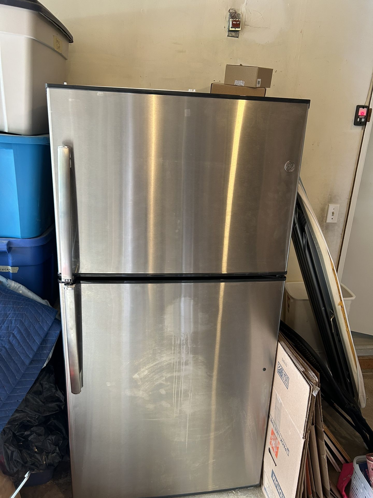 GE Refrigerator 