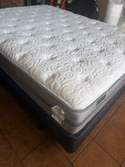 Queen bed