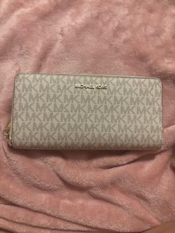 Micheal kors wallet