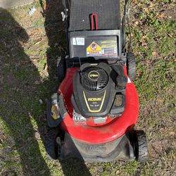 Maquina De Cortar Sácate Craftsman En Buenas Condiciones Tiene El Motor Nuevo 