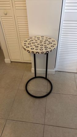 Decorative end table