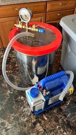 Chamber and vacuum