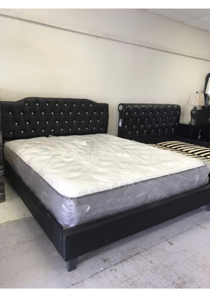 Full Bed With Bamboo Mattress 