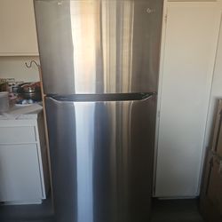 LG refrigerator