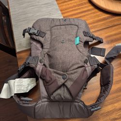 Infantino baby carrier 