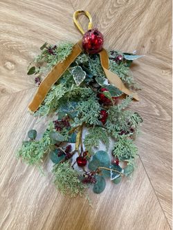 Beautiful Decorative Teardrop Wreath – 19” (22” including hanging handle)