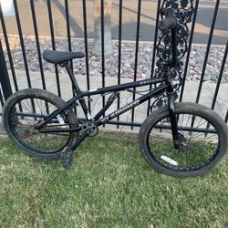 2022 GT Slammer 20” BMX 