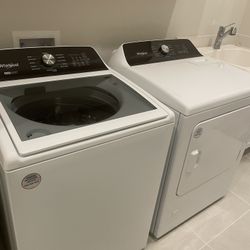 Whirlpool Washer and Dryer Set
