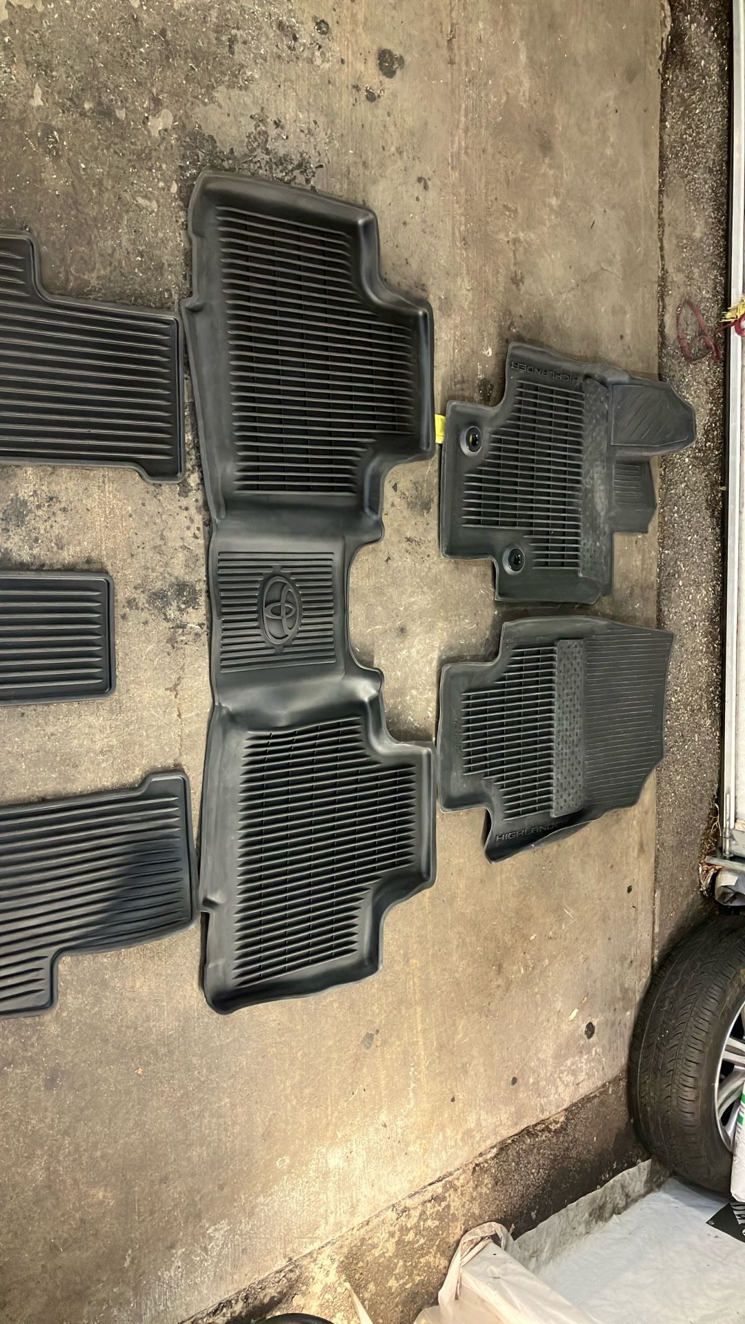 Toyota Highlander Set Of All Weather Floor Mats