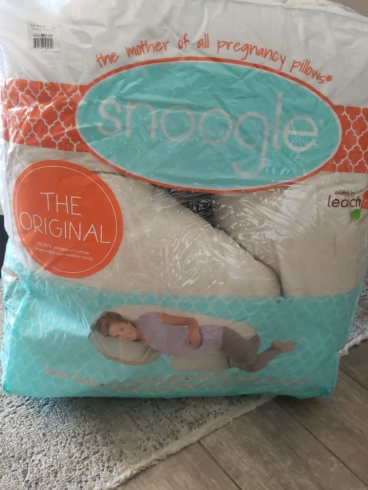 Free Maternity Pillow/ Almohada De Maternidad Gratis