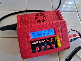 RC battery charger Traxxas