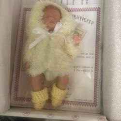 THE ASHTON-DRAKE GALLERIES Bringing You Dolls Of Irresistible Valué 