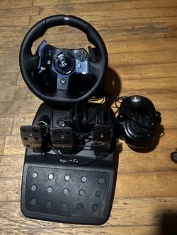 Logitech G920 Racing Wheel with Pedals and Shifter