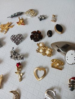 Assorted Pin Brooches Costume Jewelry