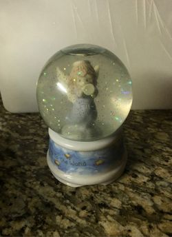 Precious Moments Snow Globe “Joy tonThe World”