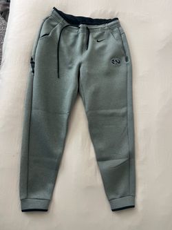 Nike sweats drifit size medium $30