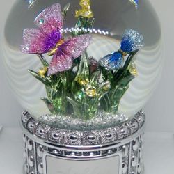 Musical Butterfly Globe 