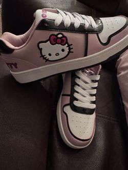 Hello Kitty Shoes