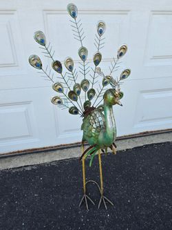 Metal Lawn Peacock