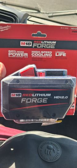 Battery forge 12h Milwaukee M18