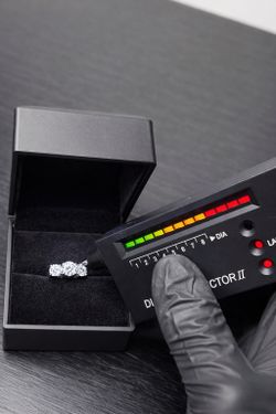 1.6CT Moissanite Engagement Ring Size 7 - 925 Sterling Silver - Round Cut