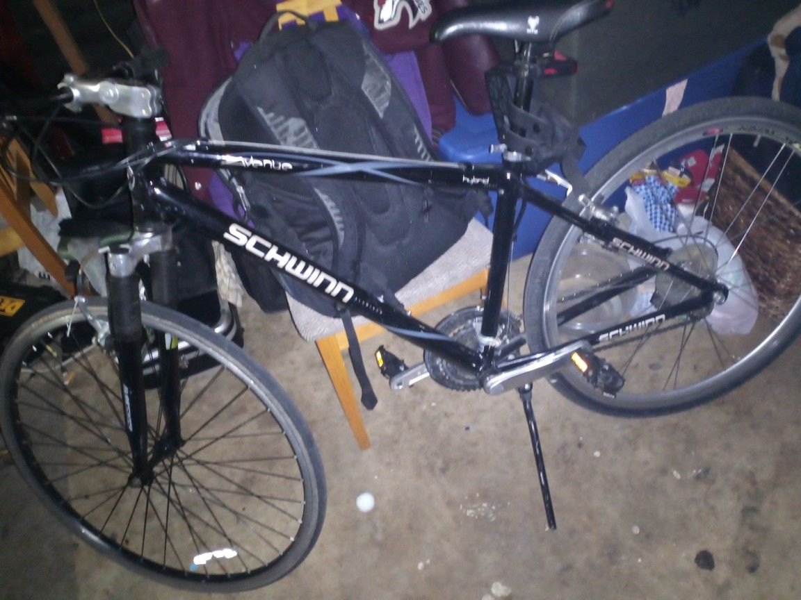 schwinn avenue hybrid