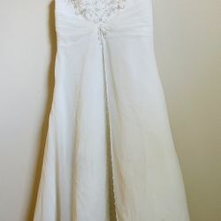 David’s Bridal White Girl Dress , Size: 7 . Gently Used. Price:$18