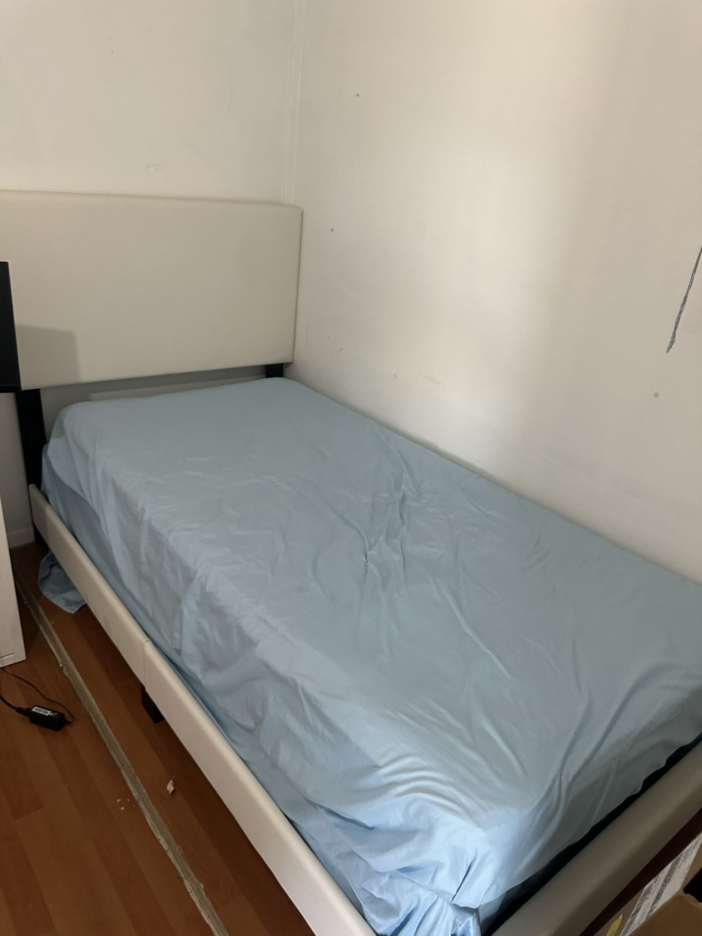 2 Twin Size Beds With Mattress Like New Barely Used Text (contact info removed) 