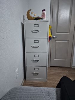 4 Drawer Letter Locking Metal Vertical File Cabinet