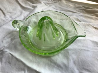Green Depression Glass Citrus Juicer / reamer