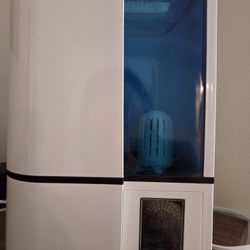 Humidifiers X 2