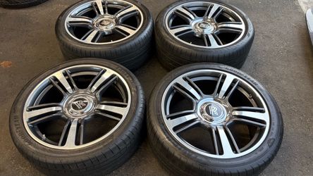 21 INCH ROLLS ROYCE GHOST,WRAITH OR DAWN OEM RIMS AND TIRES 5 lug
