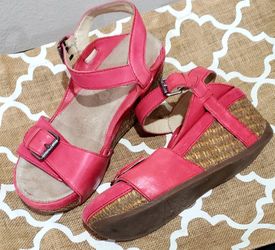 Anthropologie Coral Leather 3in Wedges Size Woman's 9 (38)