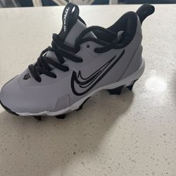 Youth Baseball Cleats