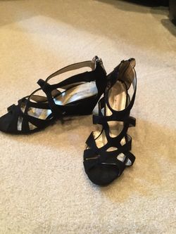 Bandolino woman's suede open toe wedge heels size 5
