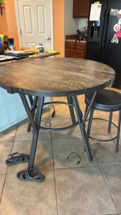 Counter Height Dining Set – Table & 3 Stools