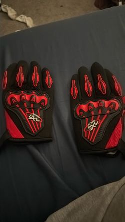 Emoto gloves
