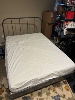Minimalist metal double bed