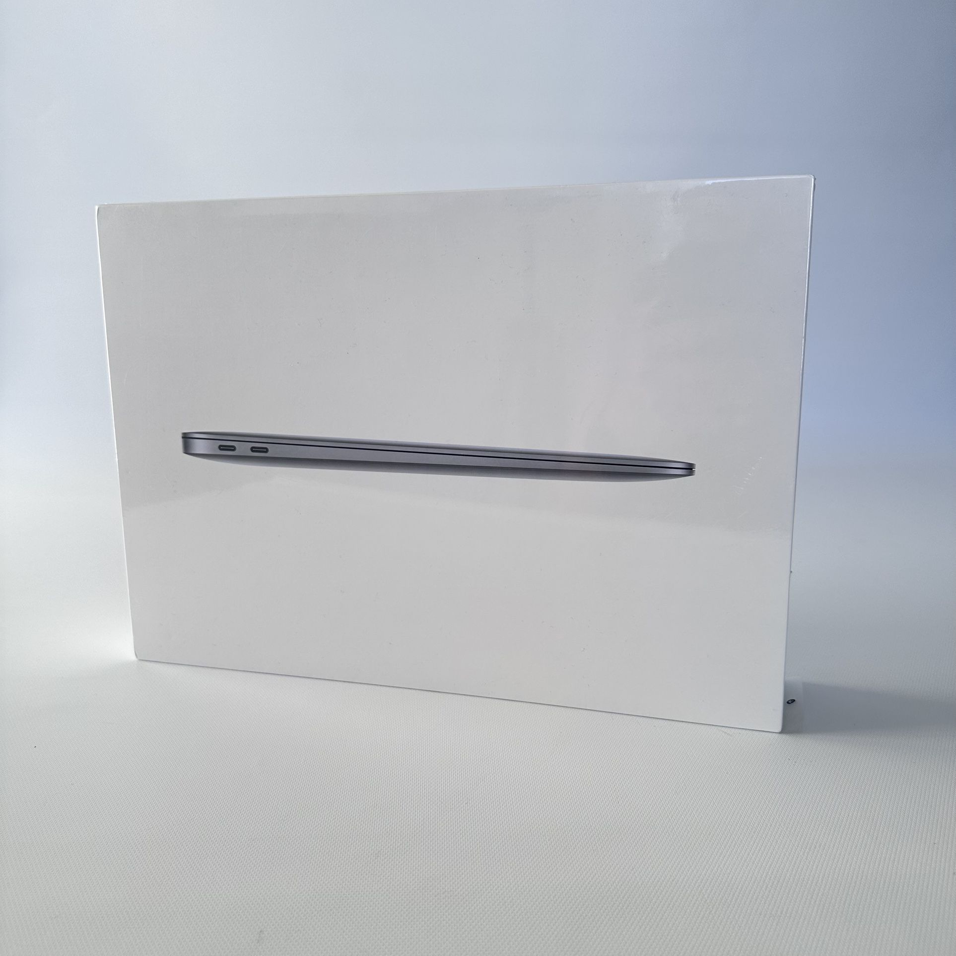 **NEW** Apple MacBook Air 13 inch / 512GB Model No. A2337 - UNOPENED