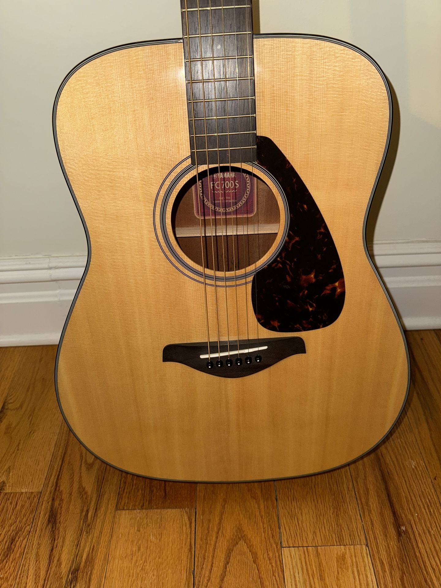 Yamaha FG700S Acoustic Guitar