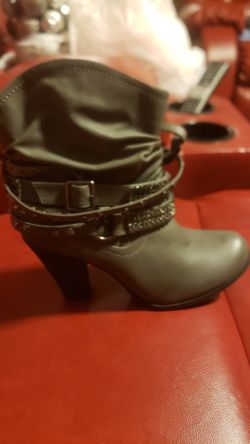 Boots Size 9
