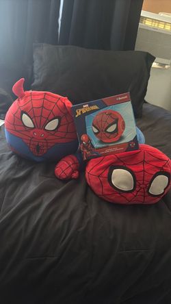 Spiderman gifts, plushies and speaker