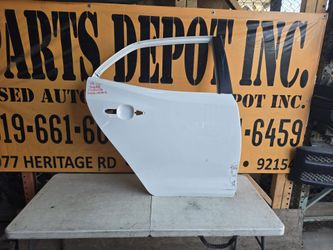 2019-2025 toyota rh rear door hatchback oem
