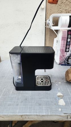 Mainstays 15 Bar Espresso Machine in a matte black finish. (Se hable español)