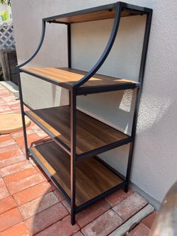 Shelves / Storage Rack